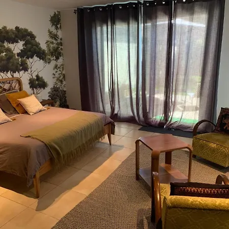 Couette-café En Drôme Tropicale 3*
